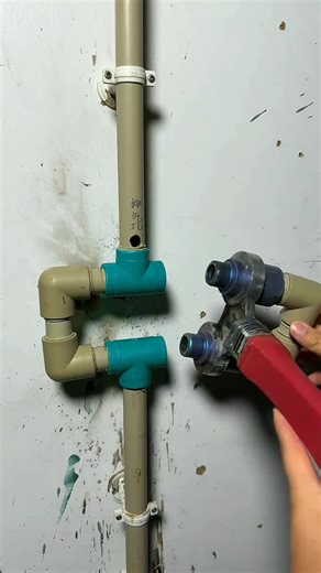 How to Fix PVC Pipe Leak Fast in Seconds Smart Water Flow Trick #shortsreels #pipefitting #ideas #pvcpipe #plumbing #pipe #facebookreel | New Craft Ideas