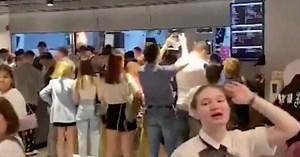 Russians flock to rebranded former McDonald's restaurant