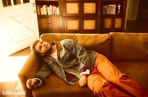 Alex Warren’s ‘Ordinary’ Hits No. 1 on Billboard Global 200 Chart