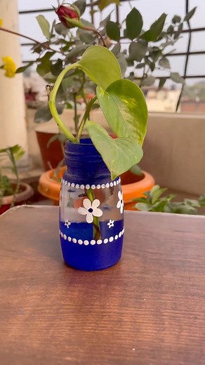 𝔸𝕪𝕤𝕙𝕚 ℙ𝕠𝕕𝕕𝕖𝕣 on Instagram: "Bottle art ……… #bottlepainting #bottleartwork #bottleart #paintings #homedecorations #artreels #diy #acrylicpainting #glassbottle #acrylicart #processvideo #aesthetic #diycraft #bottlelover #bottleartlovers #reels #viral #artreelsofinstagram #acrylicartworks"