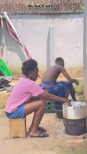 27M views · 563K reactions | #reels #trending #funny #trendingreels #trend N.B- Please don't try this at home, the video was made for entertainment purpose only and the water is just warm not hot. Stay safe | Alika Fineboy | Facebook