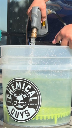 11K views · 538 reactions | Wash your ride the easiest and fastest way possible with the Grip & Glide Dual Handed Wash Mitt! 識 #detailing #howto #carcleaning #autodetailing #carwash #diy #cleaning | Chemical Guys | Facebook