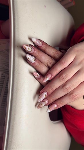 Stunning New Year's Nails Ideas to Try This Year