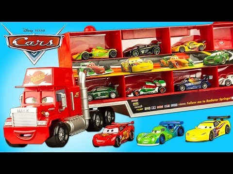 Disney Cars Mack Truck Hauler Camion Transporteur Disney Store 10 Voitures Flash McQueen Jouet