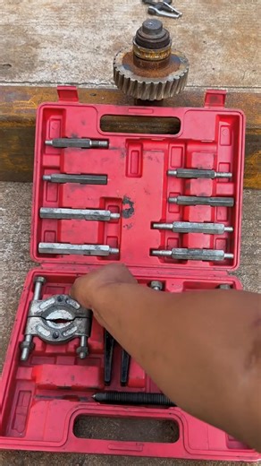 hardware Tools official | Disassembling the inner wall of the bearing | Instagram