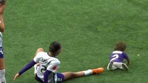 Sydney Leroux with an outrageous foul on her own kid... 😂 [🎥IG: sydneyleroux] | COPA90