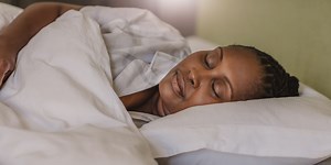 These Aromatherapy Pillow Sprays Will Get Your Sleep Schedule Back on Track