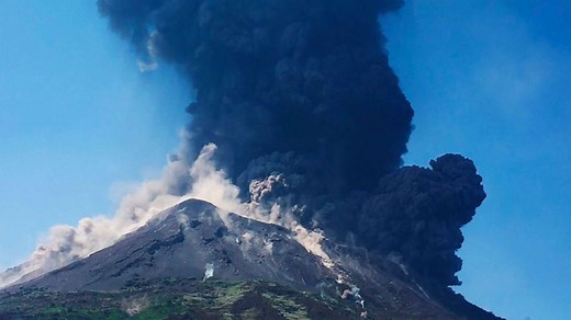 Stromboli: Another spectacular volcano eruption on the Aeolian island off Sicily