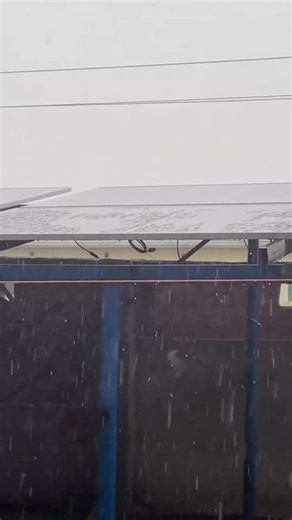 "Badlon Bhare Mausam Mein Solar Panel Ne Kya Kirdar Ada Kiya? 🌥️"