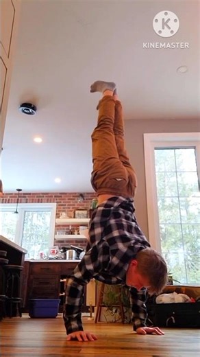 day 86 of doing handstands