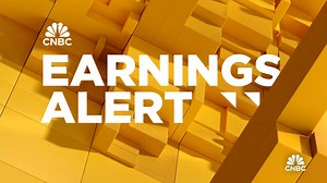 Airbnb stock drops sharply on weak revenue outlook