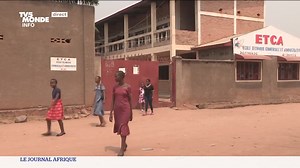 Au Burundi, des ateliers dédiés à la cuisine sont mis en place pour occuper les enfants pendant les vacances | TV5MONDE