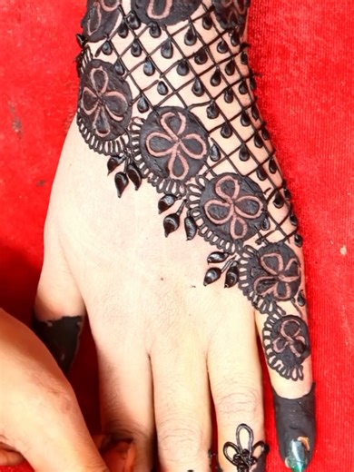Mehandi Ki Design: Unique Patterns and Techniques