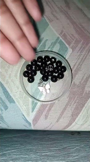 Make a simple black chain braclet