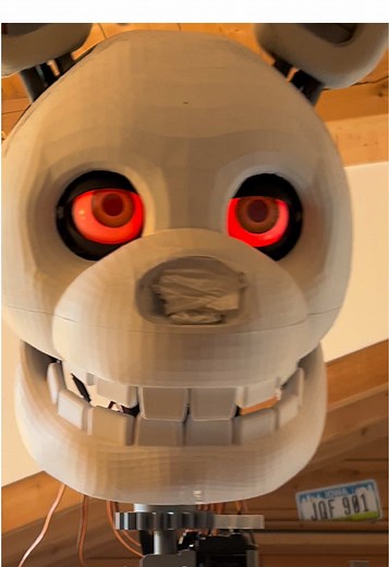 FNAF Song Performance by Spring Bonnie Animatronic