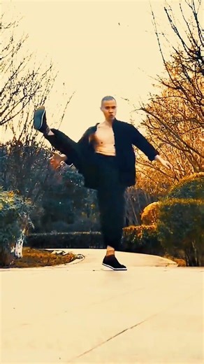 52 and Still Growing Up: My Boxing Journey (52岁仍感成长，我的拳击之旅