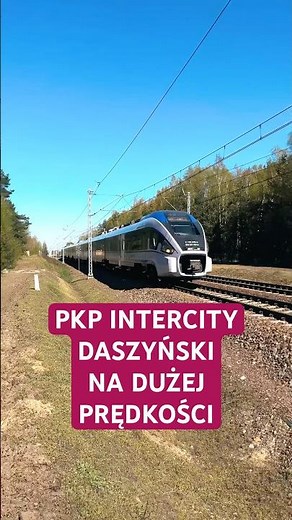 PKP Intercity Daszyński na dużej prędkości na przejeździe kolejowym | maj 2026