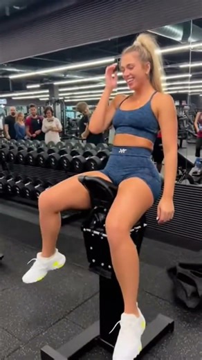 Beautiful Woman has an awkward moment on Mechanical Bull