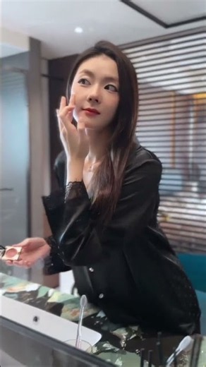 Black pajamas give off such a cool, boss-lady vibe! So sexy and charming.#pajamas