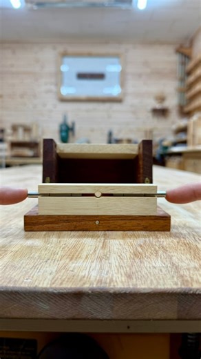 151K views · 1.4K reactions | Unique Bi-Directional Locking Box #woodworking #diy | B-Star Crafts | Facebook