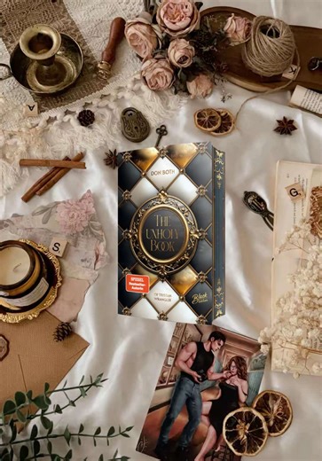 📖 The unholy Book of Tristan Wrangler . . . Ganz große Liebe für Tristan und Mia! 🥹🖤 Das Buch erscheint bereits am 29. Januar 2026. Man kann es überall vorbestellen, wo es Bücher gibt. [Bloggerteam] 𝐊𝐥𝐚𝐩𝐩𝐞𝐧𝐭𝐞𝐱𝐭: 𝐸𝑟 ℎ𝑎𝑠𝑠𝑡 𝑠𝑖𝑒, 𝑒𝑟 𝑚𝑜𝑏𝑏𝑡 𝑠𝑖𝑒. 𝐴𝑏𝑒𝑟 𝑗𝑒𝑑𝑒𝑛 𝑆𝑎𝑚𝑠𝑡𝑎𝑔 𝑔𝑒ℎö𝑟𝑡 𝑠𝑖𝑒 𝑖ℎ𝑚. Als curvy Brillenträgerin aus ärmlichen Verhältnissen ist Mia Engel ohnehin schon der Inbegriff einer absoluten Außenseiterin. Und als würde das nicht reichen, ist sie