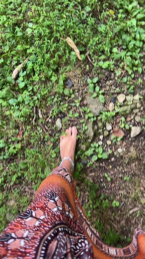 Discover the Barefoot Hippie Lifestyle