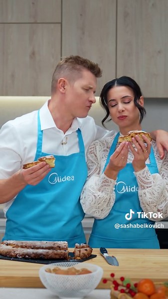 Новый год — время чудес, и у меня случилось одно из них: в новом выпуске нашего шоу с Midea “Главный ингредиент” мы будем готовить вместе с моей женой, Ольгой Белькович! 🎄 В этот праздничный выпуск не обошлось без сюрпризов: Оля заняла почетное место хозяйки кухни, а я стал ее гостем! Скажу так — сидеть на месте шефа куда привычнее, чем стоять рядом с женой, пока она руководит процессом 😅 Хотите разделить с нами атмосферу подготовки к новогодней ночи? В этот раз мы готовили вкуснейший Рождеств
