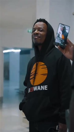 Paris je suis là !!! 📌Pour mon CONCERT LIVE ! Rendez-vous ce dimanche 1er JUIN- au Casino de Paris. 🎟️ Tickets disponibles : Physiques : Fnac | Casino | Auchan | E.Leclerc | Cultura En ligne : Réserve ici https://www.casinodeparis.fr/fr/product/1968/casino_de_paris/smarty INFOS : 📞 33 6 52 75 91 11 Event Boss | Smarty