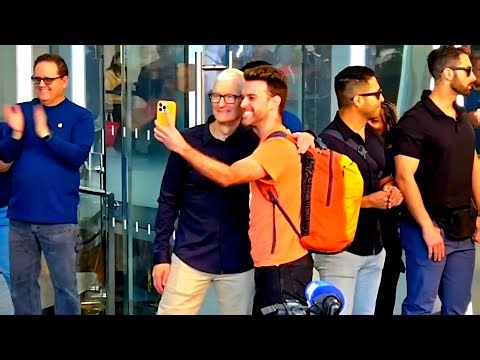 Tim Cook at Apple Launch 2025 Apple Fifth Ave