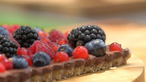 Ma recette de tarte au chocolat & fruits rouges vegan - Laurent Mariotte