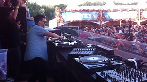 81K views · 320 shares | Awesome set of Maceo Plex! Listen his full set from BPM festival here: https://goo.gl/fqhpEI | Techno Live Sets | Facebook