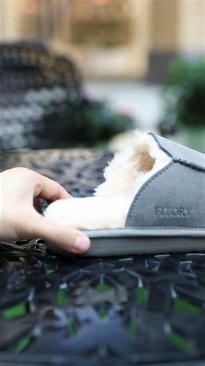 Fluffy slides? Yes please — comfort level: unreal.