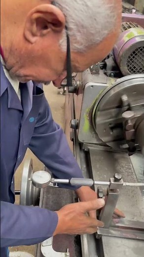 Checking crankshaft journals using a dial indicator ✅ #manufacturing #engine