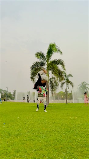 Best Powerfull flip😱🫵😍🥹🤓😲😅😁 #trendingstunt #viralshorts#shortsvideos #reelindia #facebookviral #backflipchallenge #trendingviral#viralchallenge #publicreaction #stunt @ahasanflipper | Ahasan Flipper