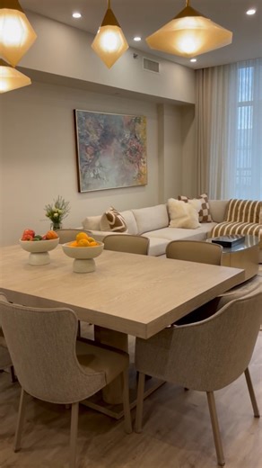 Mizrahi Interiors on Instagram: "When your lighting is the real jewelry of the room✨💎 #InteriorDesign #HomeDecor #LightingDesign #LuxuryInteriors #ModernHome"