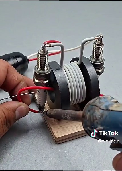 New generate free electricity energy self running with pvc copper wire using spark plugs #freeenergygenerator220v #freeenergy #freeelectricity #dytech #electric