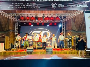 23K views · 647 reactions | Show do Grupo Os Monarcas encerra com chave de ouro o evento de Lançamento do Livro que conta a trajetória do Grupo | Jornal e TV Bom Dia | Facebook