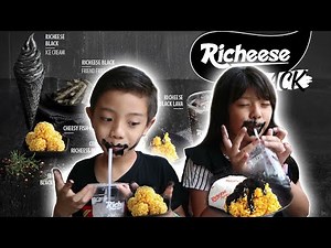 BELI SEMUA MENU MAKAN WARNA HITAM RICHEESE BLACK CHICKEN Review| Kuliner Anak Lucu | CnX Adventurers