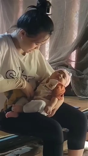 😘💕🍼🥰 Love#breastfeeding #baby🤱#breastmilk#cutebaby #cute #newborn#subscribe#trending#shortvideo