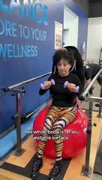 My 92-year-old mom, Joanne works simultaneously on #core & #balance #physicaltherapy #fyzical