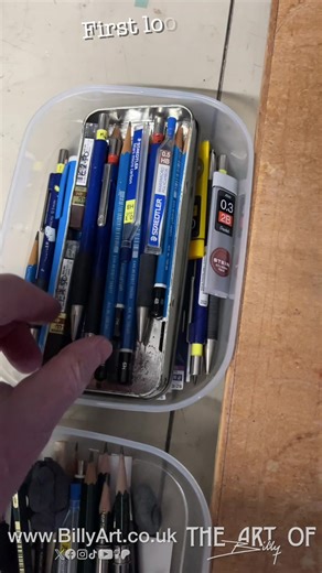 Hope you have all had a great day 😊 Here’s the first new drawing “tease” video getting set up & started ✍️ Can you tell who it is yet?.. #art #drawing #pencil #artist #portrait