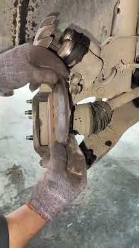 auto technician 86 🇺🇲 Ford explorer model 2014 brake pads Desk replacement #auto #technician #🛻🛠️