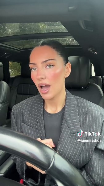 Another day in the office, now do you see why I feel so blessed to do what I do 🥹 Brand: @HNB Cosmetics Today’s Base: @chanel.beauty Pearl Glow @Kylie cosmetic official Skin Tint ARMANI - Luminous Silk Concealer @Patrick Ta Beauty She’s Flushin Blush @makeupbymario Tan Lip Liner PATRICK TA - She’s Expensive Gloss #mua #makeupinspo #photoshootmakeup #fyp #grwm