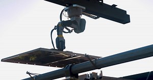 Dieser Roboter beschleunigt die Errichtung von Solarkraftwerken