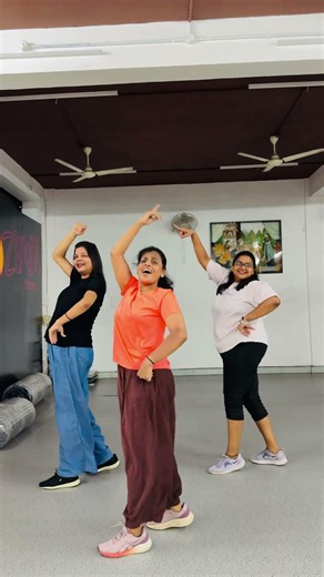 Chamma Chamma Baaje Re | Retro Bollywood Song | SJ Zumba Fitness