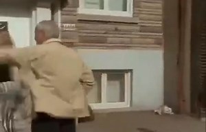 79K views · 1.6K reactions | « Décâlisse le caniche! »  Voici une scène mémorable de la série « Omertà, la loi du silence » (1996-1999) dans laquelle Paolo Noël détenait le rôle du mafieux Tony Potenza. M. Noël nous a quitté à l'âge de 93 ans en 2022, après avoir mené une remarquable carrière de chanteur et de comédien, au petit comme au grand écran. Il nous manque. Et la série Omertà nous manque également. #télé | Québec FIER | Facebook