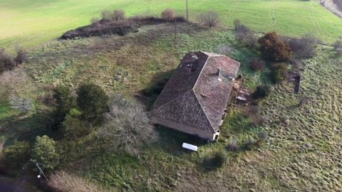 Abandoned house where a woman was murdered... everything left behind didn’t feel right