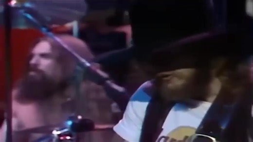 Solo #003 - "Freebird" Allen Collins November 11, 1975. Shepherd's Bush BBC Studio, London. Old Grey Whistle Test. | Pronounced: 'Lĕh-'nérd 'Skin-'nérd