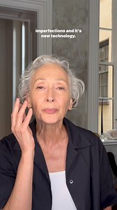 Ever met a powder that moisturizes? Let us introduce you to Hydra Setting Powder—lightweight moisture, long-lasting shine control. ✔️ Sets makeup, nourishes, & lasts all day ✔️Absorbs excess oil & minimizes pores ✔️Non-Comedogenic & talc-free ✔️Provides soft matte finish | rms beauty