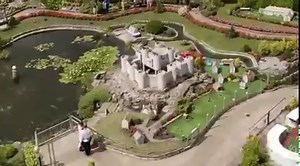 “A Great British Spraycation” by Banksy | Street Art Infinity